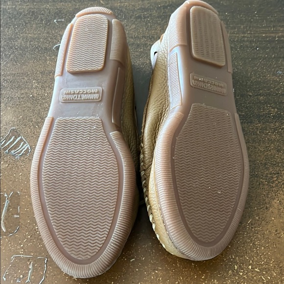Cozy Classic! Minnetonka Moosehide Leather Moccasins - Women's size 9 - Picture 6 of 7